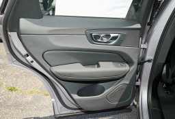 Volvo XC60 Plus B5 AWD 2026