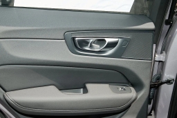Volvo XC60 Plus B5 AWD 2026