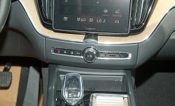 Volvo XC60 Plus B5 AWD 2026