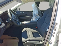 Volvo XC60 Plus B5 AWD 2026