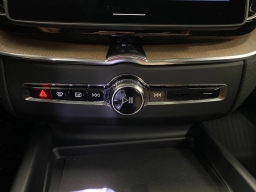 Volvo XC60 Plus B5 AWD 2026
