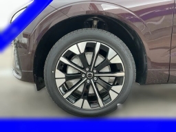 Volvo XC60 Plus B5 AWD 2026