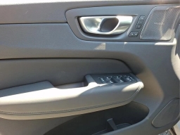 Volvo XC60 Plus B5 AWD 2026