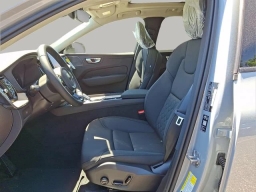 Volvo XC60 Plus B5 AWD 2026