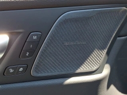Volvo XC60 Plus B5 AWD 2026