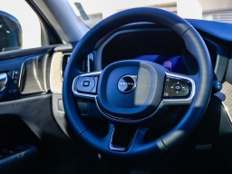 Volvo XC60 Plus B5 AWD 2026