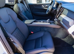 Volvo XC60 Plus B5 AWD 2026