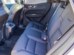 Volvo XC60 Plus B5 AWD 2026
