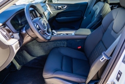 Volvo XC60 Plus B5 AWD 2026