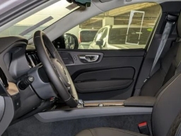 Volvo XC60 Plus B5 AWD 2026
