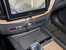 Volvo XC60 Plus B5 AWD 2026
