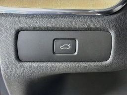 Volvo XC60 Plus B5 AWD 2026