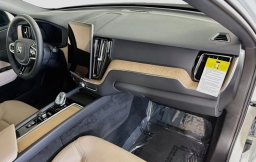 Volvo XC60 Plus B5 AWD 2026
