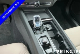 Volvo XC60 Plus B5 AWD 2026