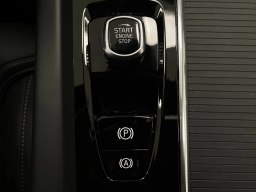 Volvo XC60 Ultra Black Edition B5 AWD 2026