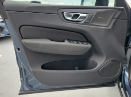 Volvo XC60 Ultra Black Edition B5 AWD 2026