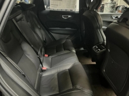 Volvo XC60 Ultra Black Edition B5 AWD 2026