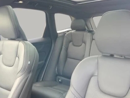 Volvo XC60 Ultra Black Edition B5 AWD 2026