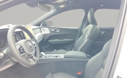 Volvo XC60 Ultra Black Edition B5 AWD 2026