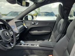 Volvo XC60 Ultra Black Edition B5 AWD 2026