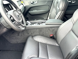 Volvo XC60 Ultra Black Edition B5 AWD 2026
