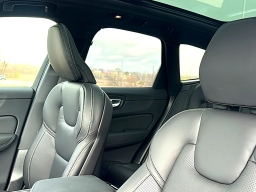 Volvo XC60 Ultra Black Edition B5 AWD 2026