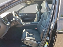 Volvo XC60 Ultra Black Edition B5 AWD 2026