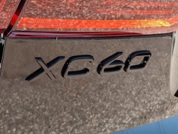 Volvo XC60 Ultra Black Edition B5 AWD 2026