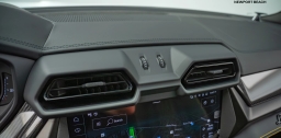 Lamborghini Urus SE AWD 2025
