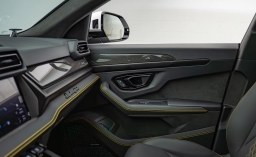 Lamborghini Urus SE AWD 2025