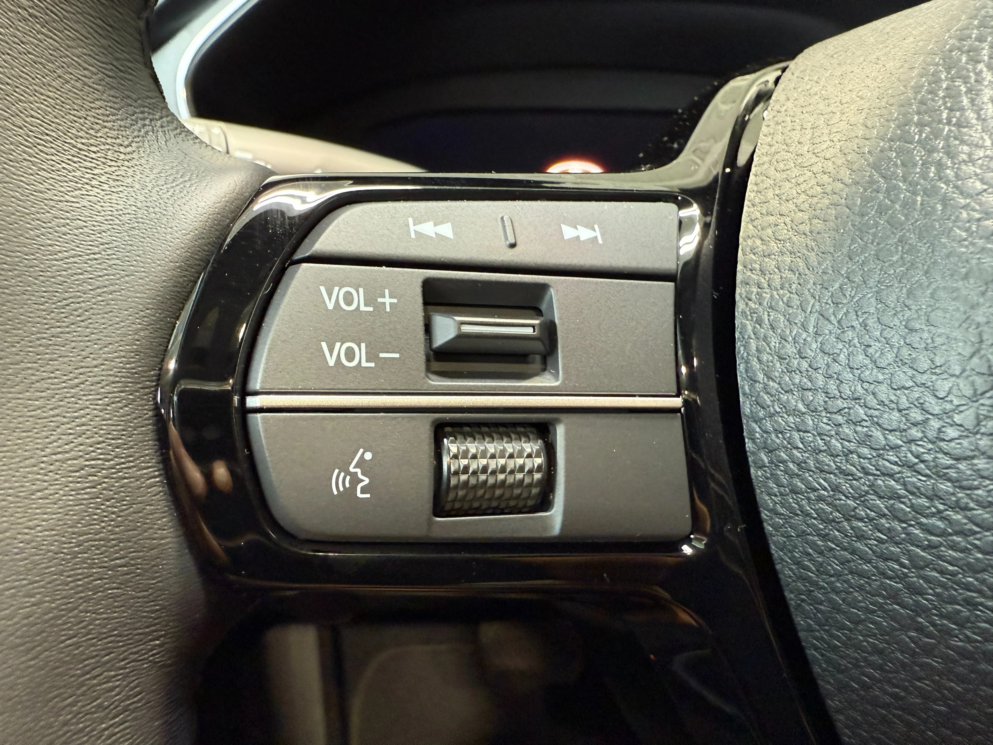 Acura Integra Base (CVT) CVT 2026 — side view