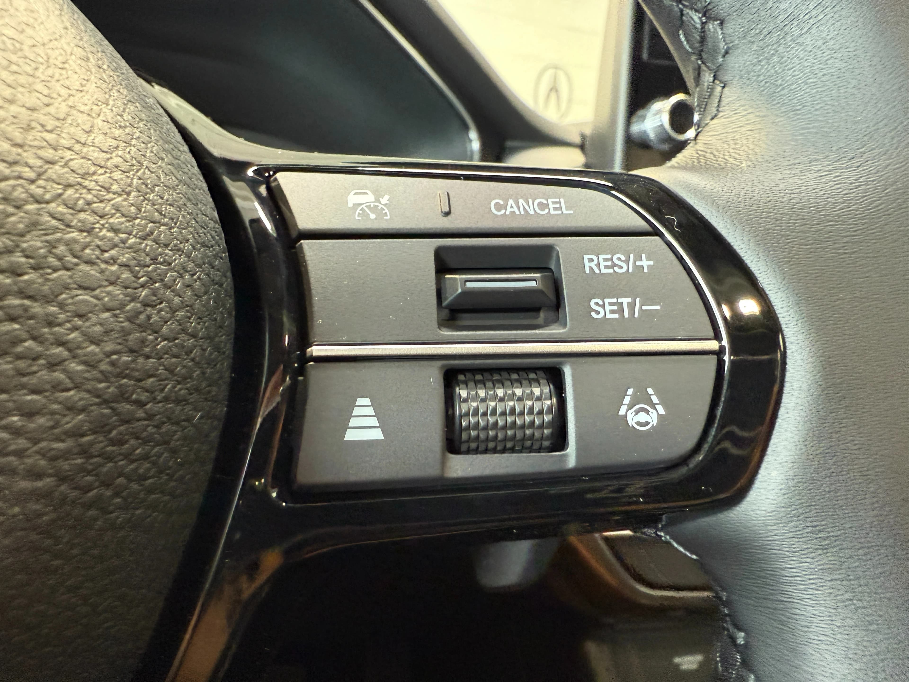 Acura Integra Base (CVT) CVT 2026 — side view