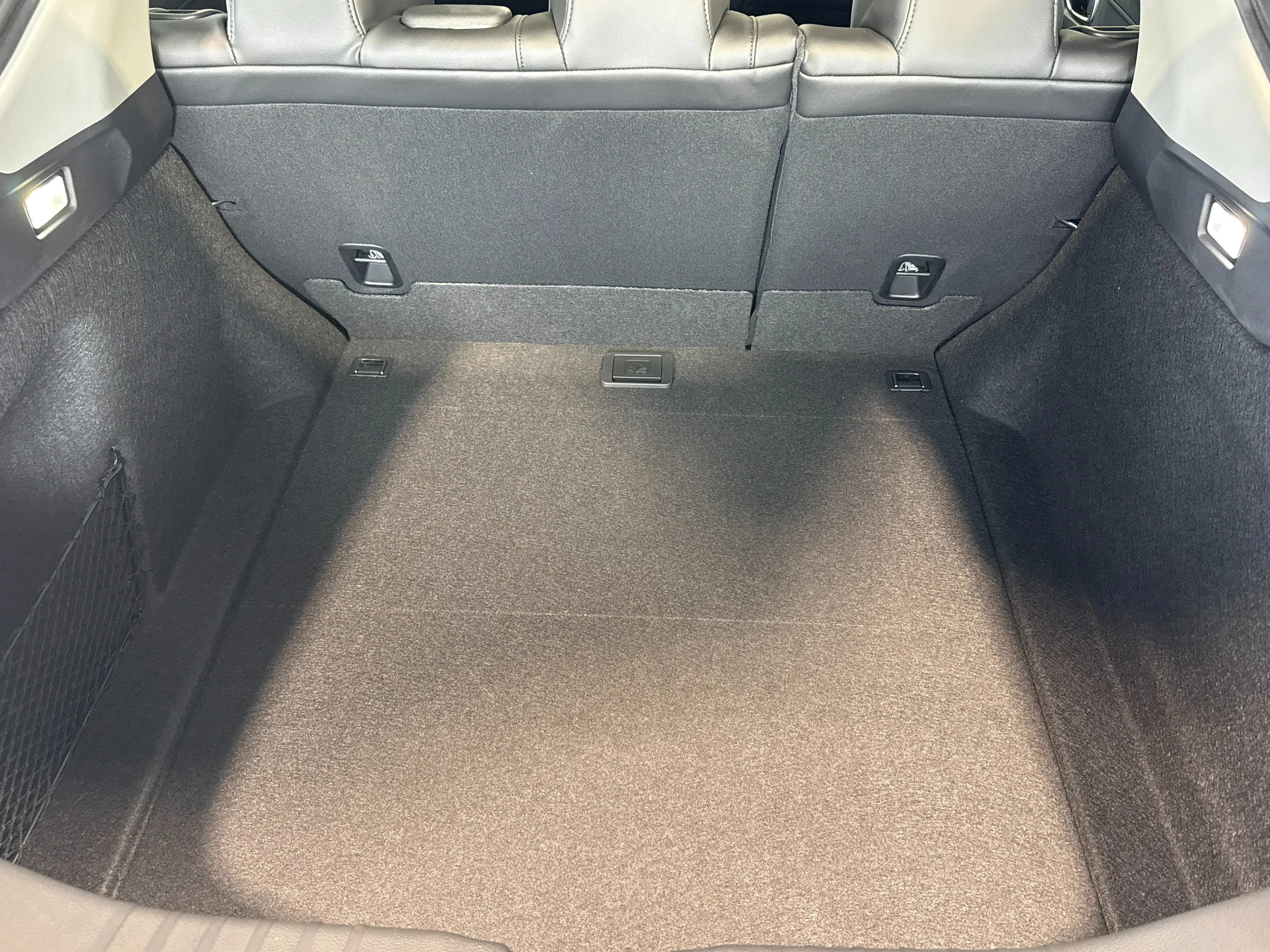 Acura Integra Base (CVT) CVT 2026 — side view