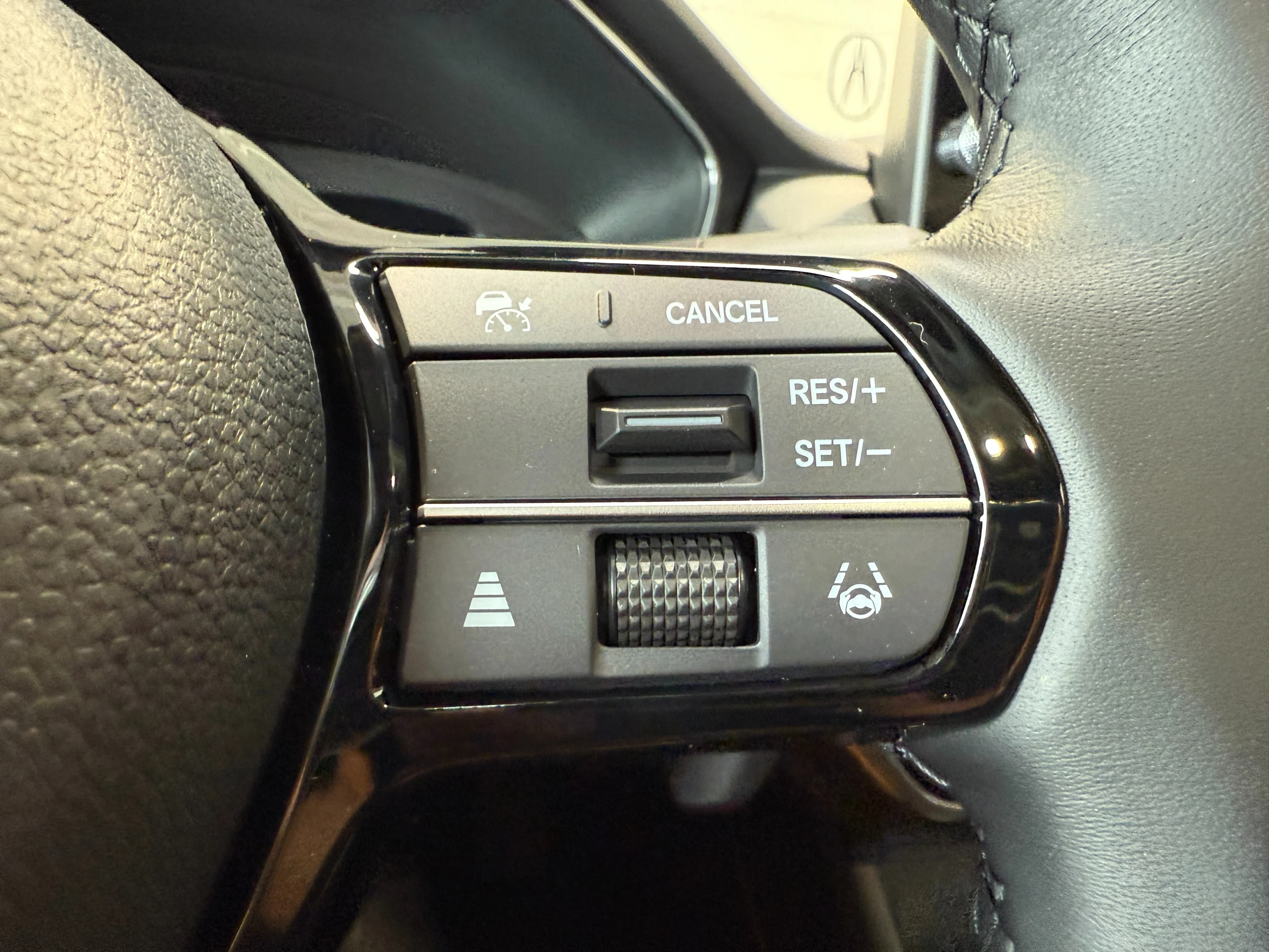 Acura Integra Base (CVT) CVT 2026 — side view