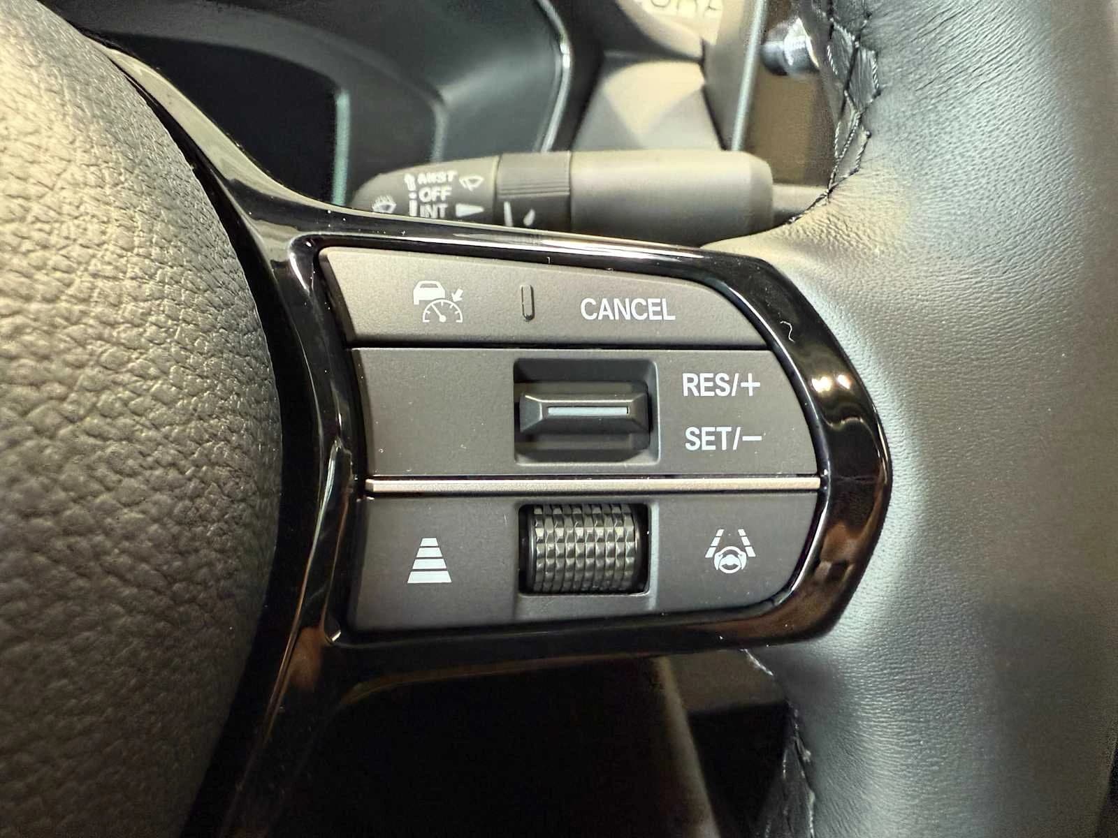 Acura Integra Base (CVT) CVT 2026 — side view