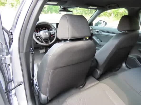 Honda Civic Hatchback Sport CVT 2026 — side view