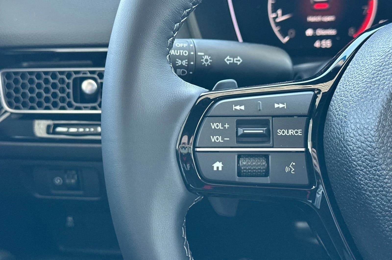 Honda Civic Hatchback Sport CVT 2026 — side view