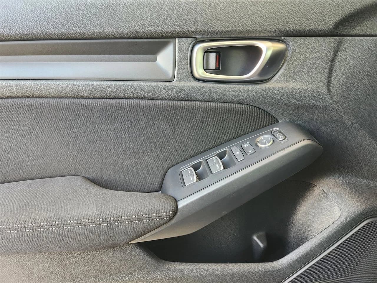 Honda Civic Hatchback Sport CVT 2026 — side view