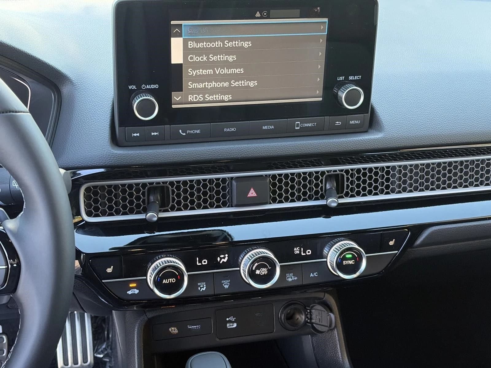 Honda Civic Hatchback Hybrid Sport CVT 2026 — side view