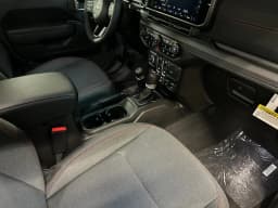 Jeep Wrangler Rubicon 2 Door 4x4 2025 — side view