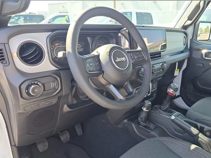 Jeep Wrangler California Edition 4 Door 4x4 2026 — side view