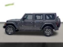 Jeep Wrangler Sahara 4 Door 4x4 2025 — side view