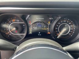 Jeep Wrangler Sahara 4 Door 4x4 2025 — side view