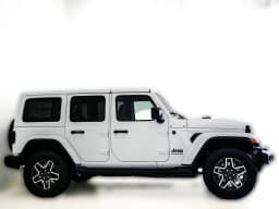 Jeep Wrangler Sahara 4 Door 4x4 2026 — side view