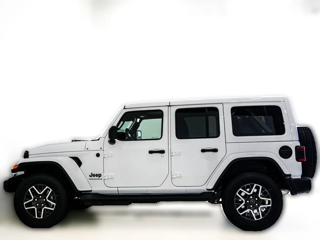 Jeep Wrangler Sahara 4 Door 4x4 2026 — side view