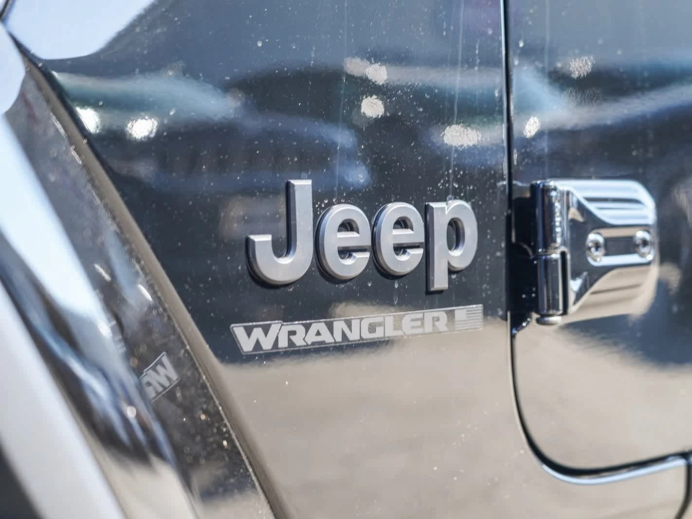 Jeep Wrangler Sahara 4 Door 4x4 2025 — side view