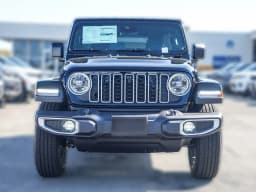 Jeep Wrangler Sahara 4 Door 4x4 2025 — side view