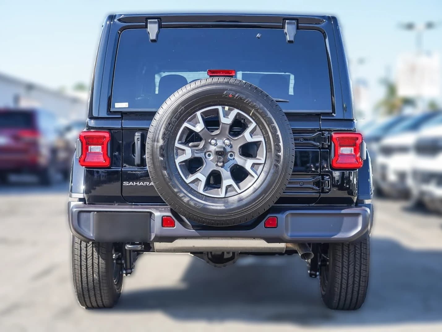 Jeep Wrangler Sahara 4 Door 4x4 2025 — side view