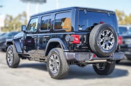 Jeep Wrangler Sahara 4 Door 4x4 2025 — side view