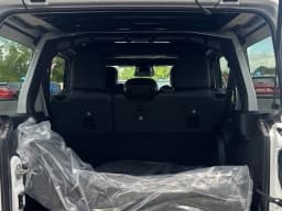 Jeep Wrangler Rubicon 4 Door 4x4 2026 — side view